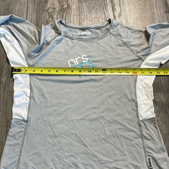 NRS Women’s H2Core Silkweight Grey and White long Sleeve Shirt, size large - Picture 7 of 10